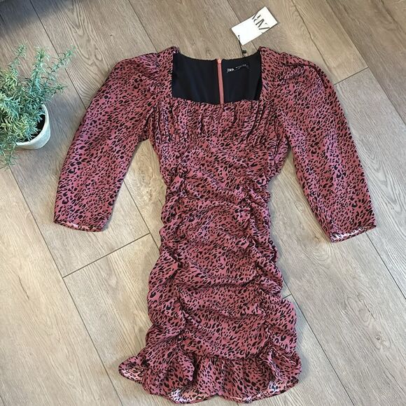 NWT ZARA LEOPARD PRIND RUSCHED MINI DRESS WITH RUFFLES SIZE SMALL - Picture 4 of 8